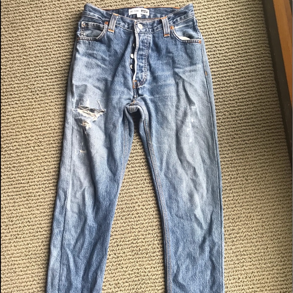 Levi’s re/done boyfriend jeans.